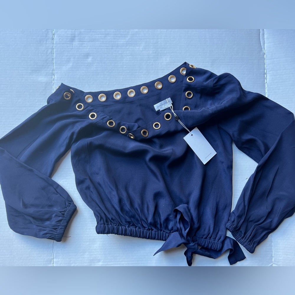 Lovers + Friends NWT off the shoulder (on one side) top SZ SM